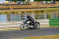 Vintage-motorcycle-club;eventdigitalimages;mallory-park;mallory-park-trackday-photographs;no-limits-trackdays;peter-wileman-photography;trackday-digital-images;trackday-photos;vmcc-festival-1000-bikes-photographs